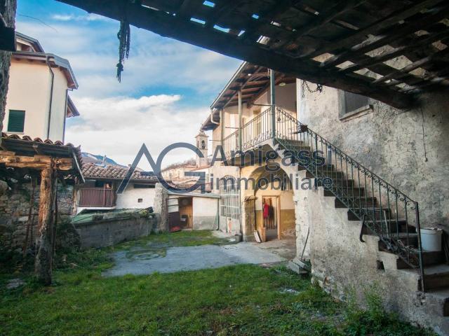 Rustico / Casale in vendita a Solto Collina BG
