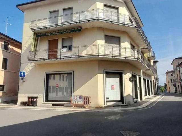 Rustico / Casale in vendita a Sommacampagna VR