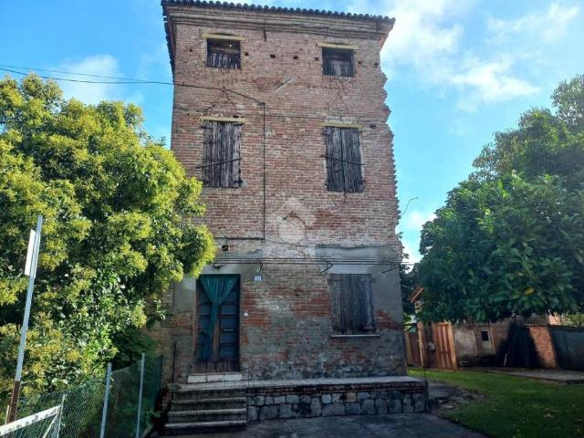 Rustico / Casale in vendita a Saccolongo PD