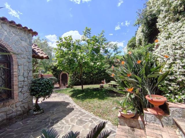Rustico / Casale in vendita a Salerno SA