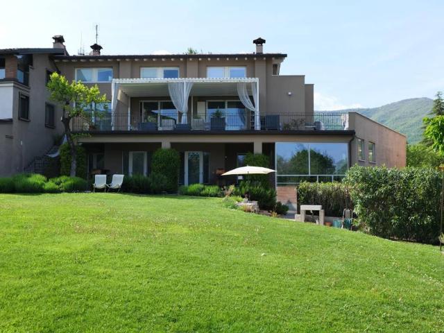 Rustico / Casale in vendita a Salò BS