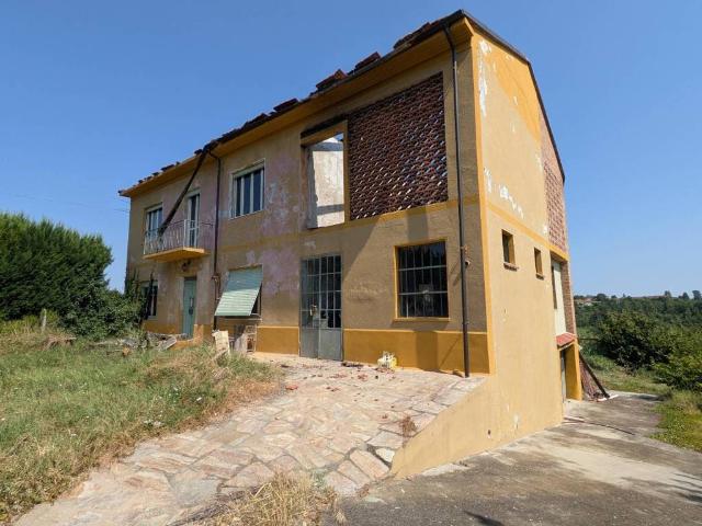 Rustico / Casale in vendita a San Martino Alfieri AT