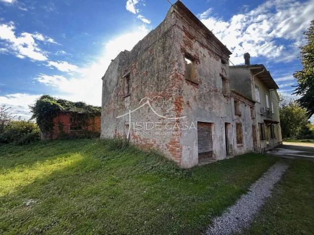 Rustico / Casale in vendita a San Benedetto Po MN