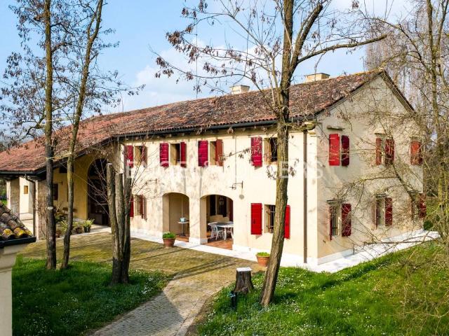 Rustico / Casale in vendita a San Biagio di Callalta TV