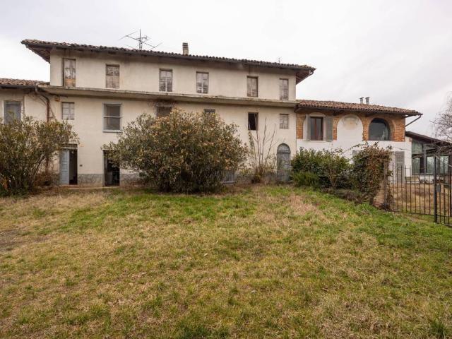 Rustico / Casale in vendita a San Damiano d'Asti AT