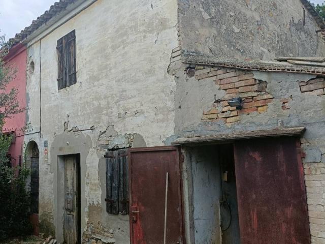 Rustico / Casale in vendita a San Giovanni in Marignano RN