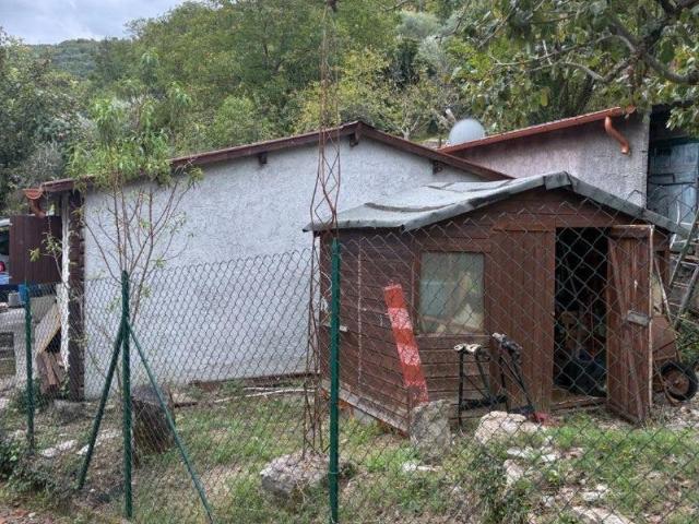 Rustico / Casale in vendita a San Gregorio da Sassola RM