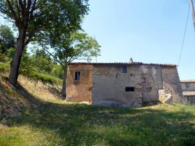 Rustico / Casale in vendita a San Severino Marche MC
