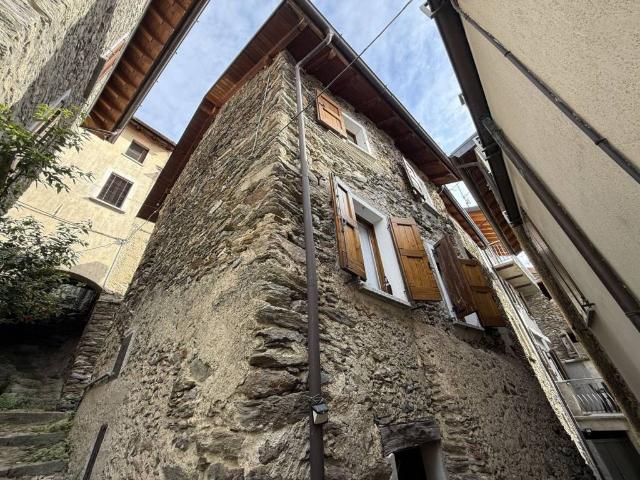 Rustico / Casale in vendita a San Siro CO