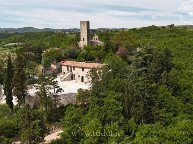 Rustico / Casale in vendita a San Venanzo TR