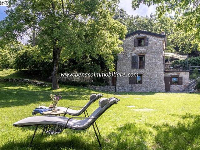 Rustico / Casale in vendita a San Zeno di Montagna VR