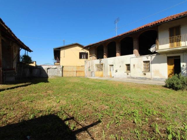 Rustico / Casale in vendita a Sanfrè CN