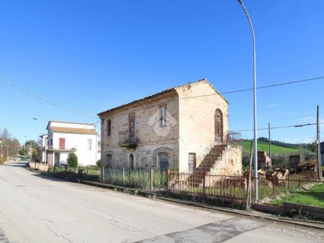 Rustico / Casale in vendita a Sant'Omero TE