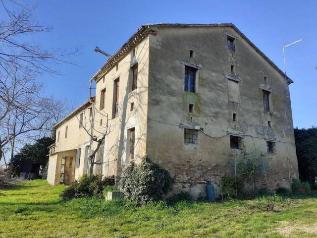 Rustico / Casale in vendita a Santa Maria Nuova AN