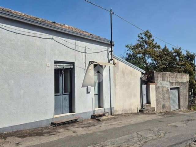 Rustico / Casale in vendita a Santa Venerina CT