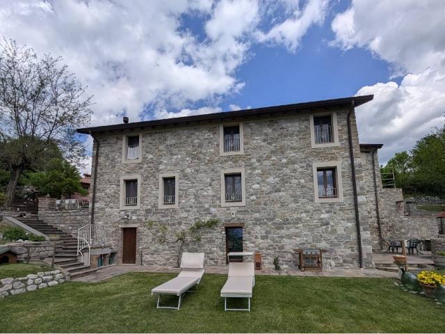Rustico / Casale in vendita a Sant'Agata Feltria RN