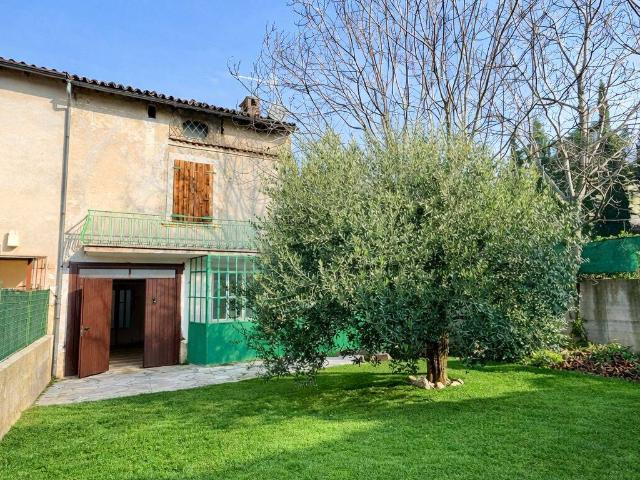 Rustico / Casale in vendita a Sant'Ambrogio di Valpolicella VR