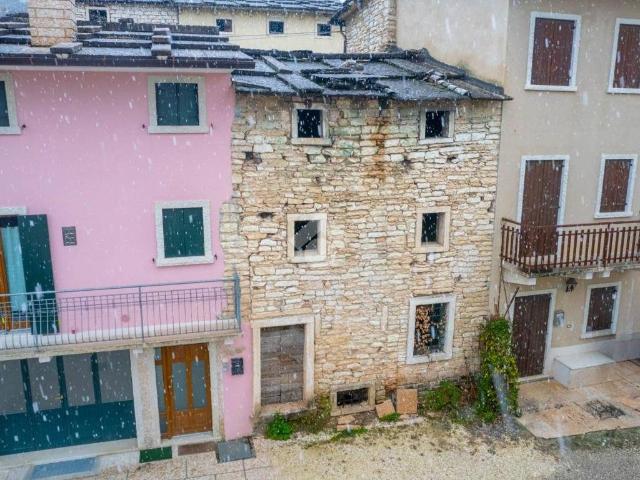 Rustico / Casale in vendita a Sant'Anna d'Alfaedo VR