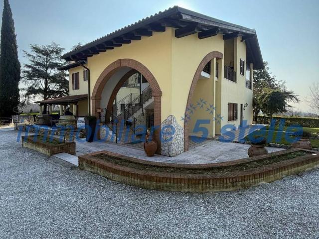 Rustico / Casale in vendita a Sarego VI