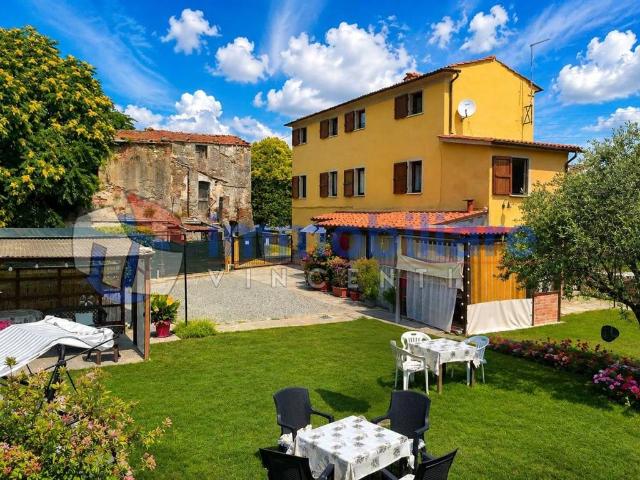 Rustico / Casale in vendita a Sarzana SP