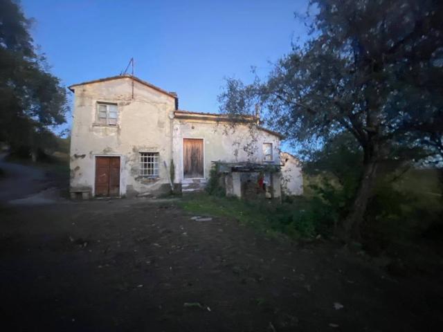 Rustico / Casale in vendita a Sarzana SP