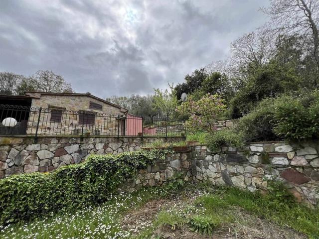 Rustico / Casale in vendita a Sassetta LI