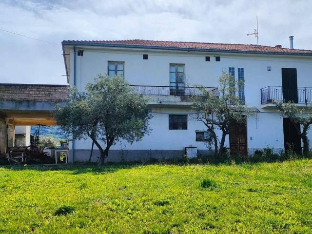 Rustico / Casale in vendita a Scafa PE