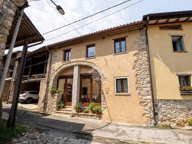 Rustico / Casale in vendita a Schio VI