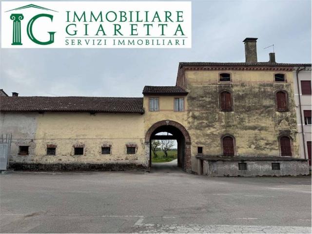 Rustico / Casale in vendita a Schiavon VI