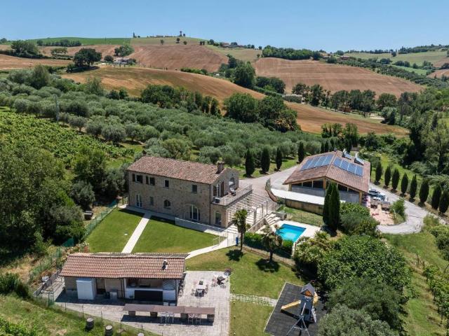 Rustico / Casale in vendita a Senigallia AN