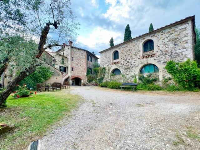 Rustico / Casale in vendita a Serravalle Pistoiese PT
