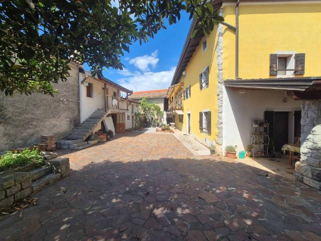 Rustico / Casale in vendita a Sgonico TS