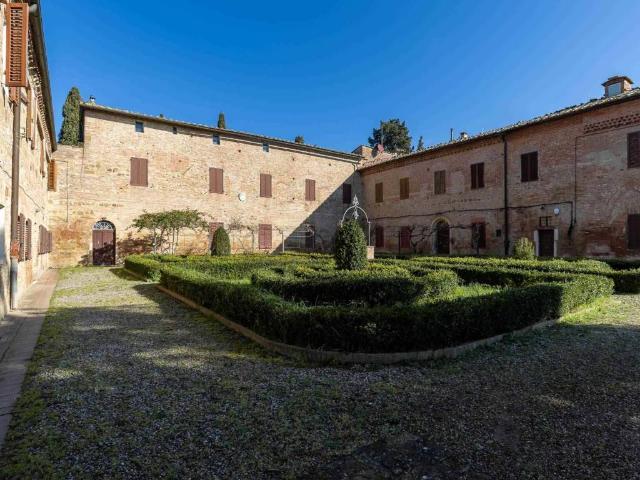 Rustico / Casale in vendita a Siena SI