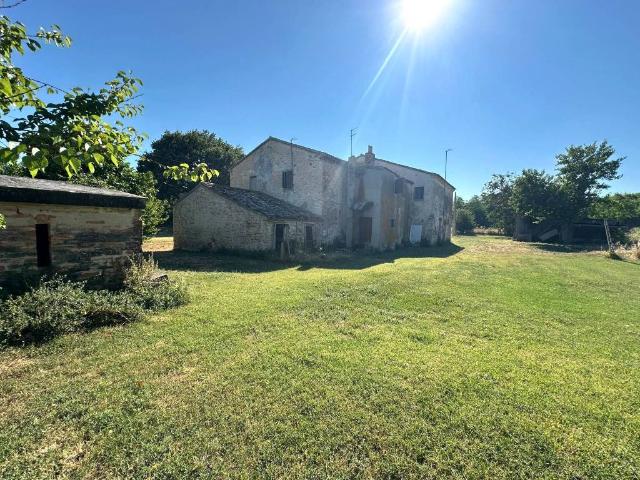 Rustico / Casale in vendita a Sirolo AN