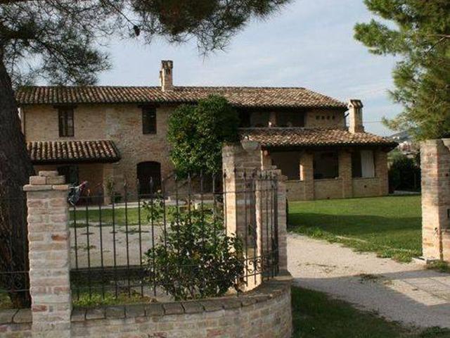 Rustico / Casale in vendita a Spinetoli AP