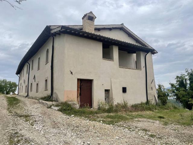 Rustico / Casale in vendita a Spoleto PG