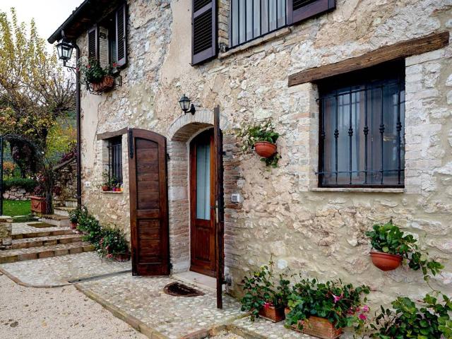 Rustico / Casale in vendita a Spoleto PG
