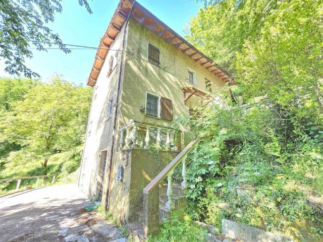 Rustico / Casale in vendita a Stazzema LU