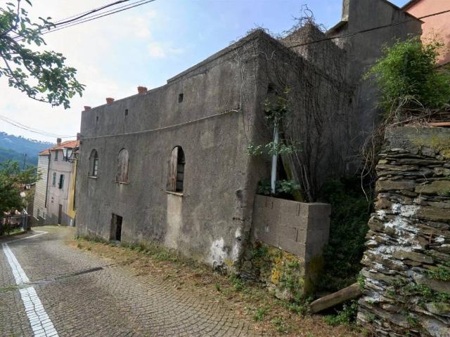 Rustico / Casale in vendita a Stella SV
