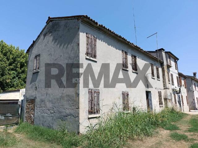 Rustico / Casale in vendita a Stienta RO