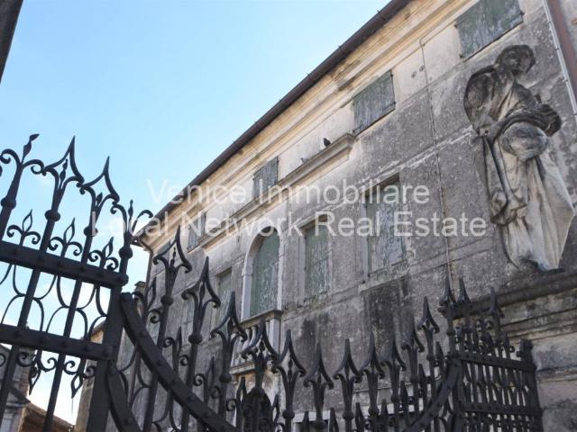 Rustico / Casale in vendita a Stra VE