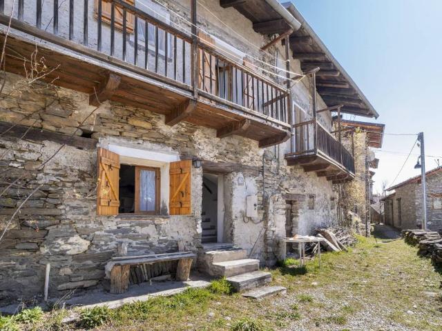 Rustico / Casale in vendita a Stroppo CN