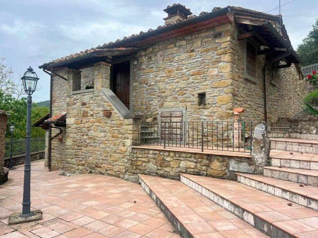 Rustico / Casale in vendita a Subbiano AR