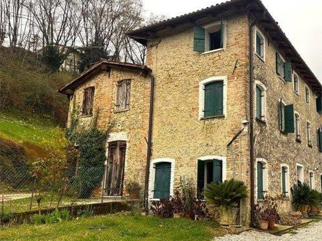 Rustico / Casale in vendita a Susegana TV