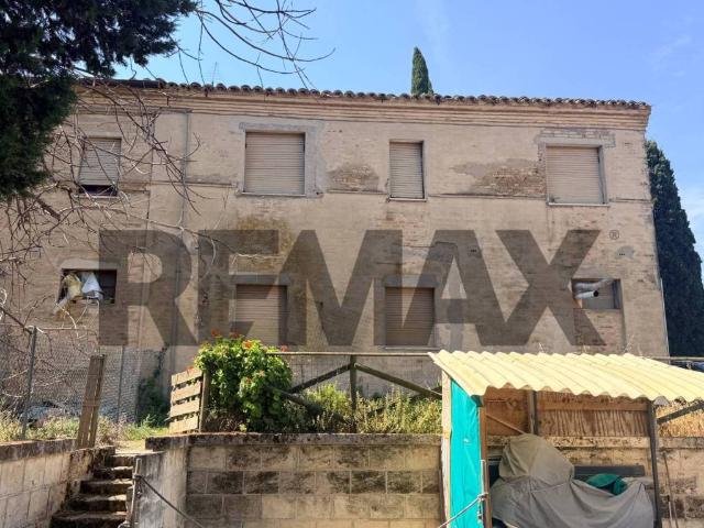 Rustico / Casale in vendita a Potenza Picena MC
