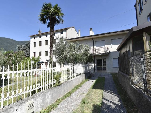 Rustico / Casale in vendita a Pove del Grappa VI
