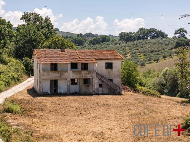 Rustico / Casale in vendita a Montopoli di Sabina RI