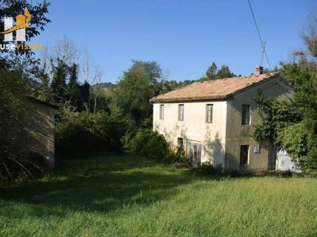 Rustico / Casale in vendita a Poggio San Marcello AN