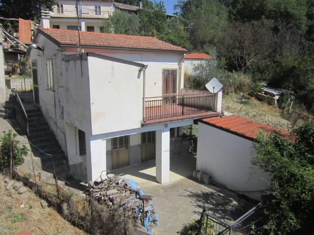Rustico / Casale in vendita a Poggio Sannita IS