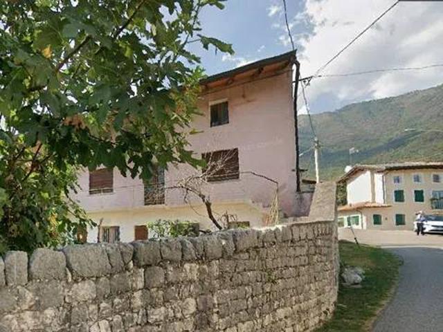 Rustico / Casale in vendita a Polcenigo PN
